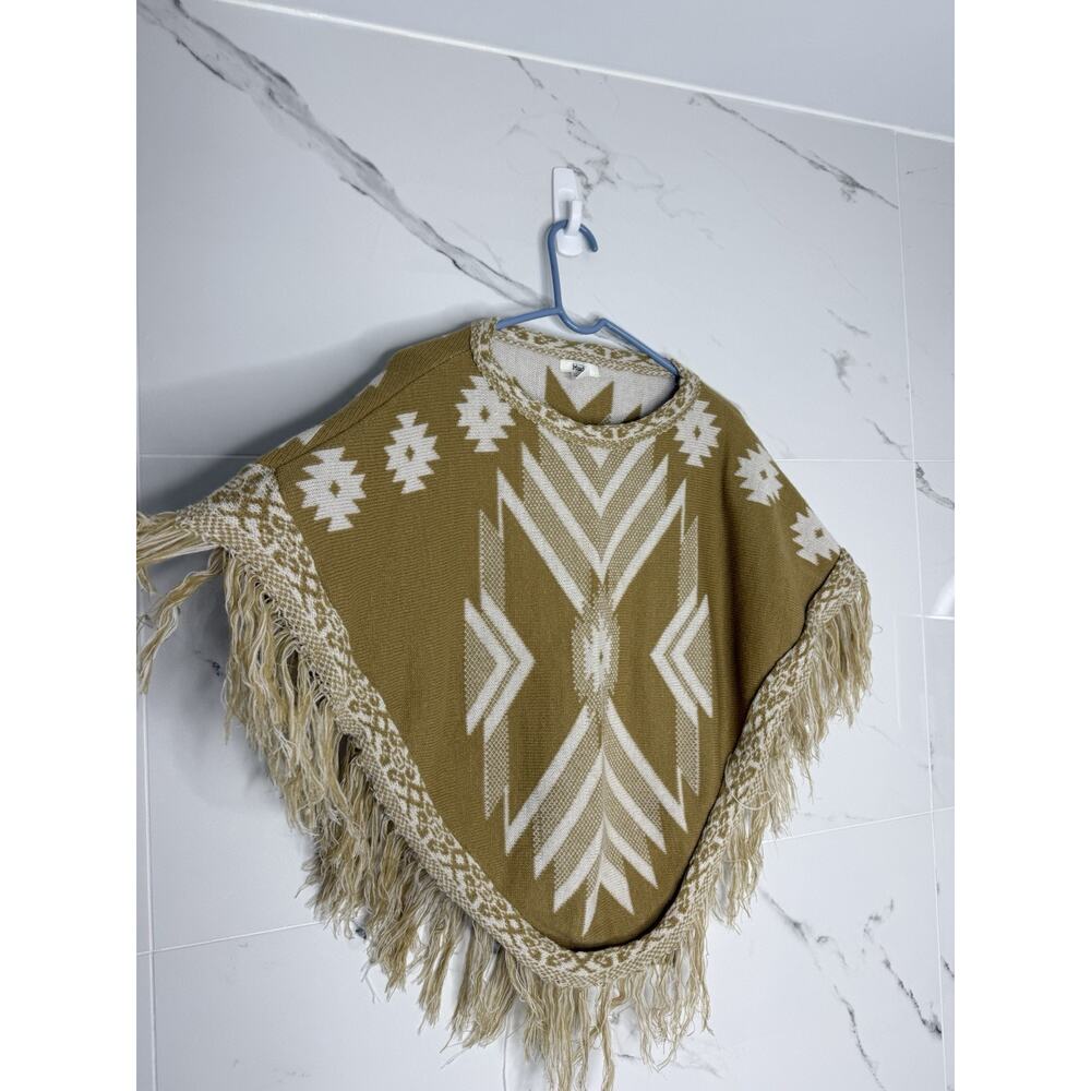 VTG Mudd OSFM Beige Ivory Knit Poncho Pullover Fringe Boho Hippie Festival Aztec - Picture 2 of 7